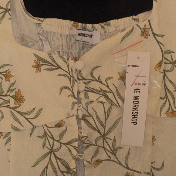 Flowers blouse - Picture 2 of 3